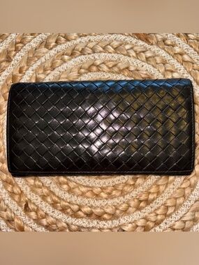 Bottega Veneta black long wallet EUC quiet, but not so quiet luxury!